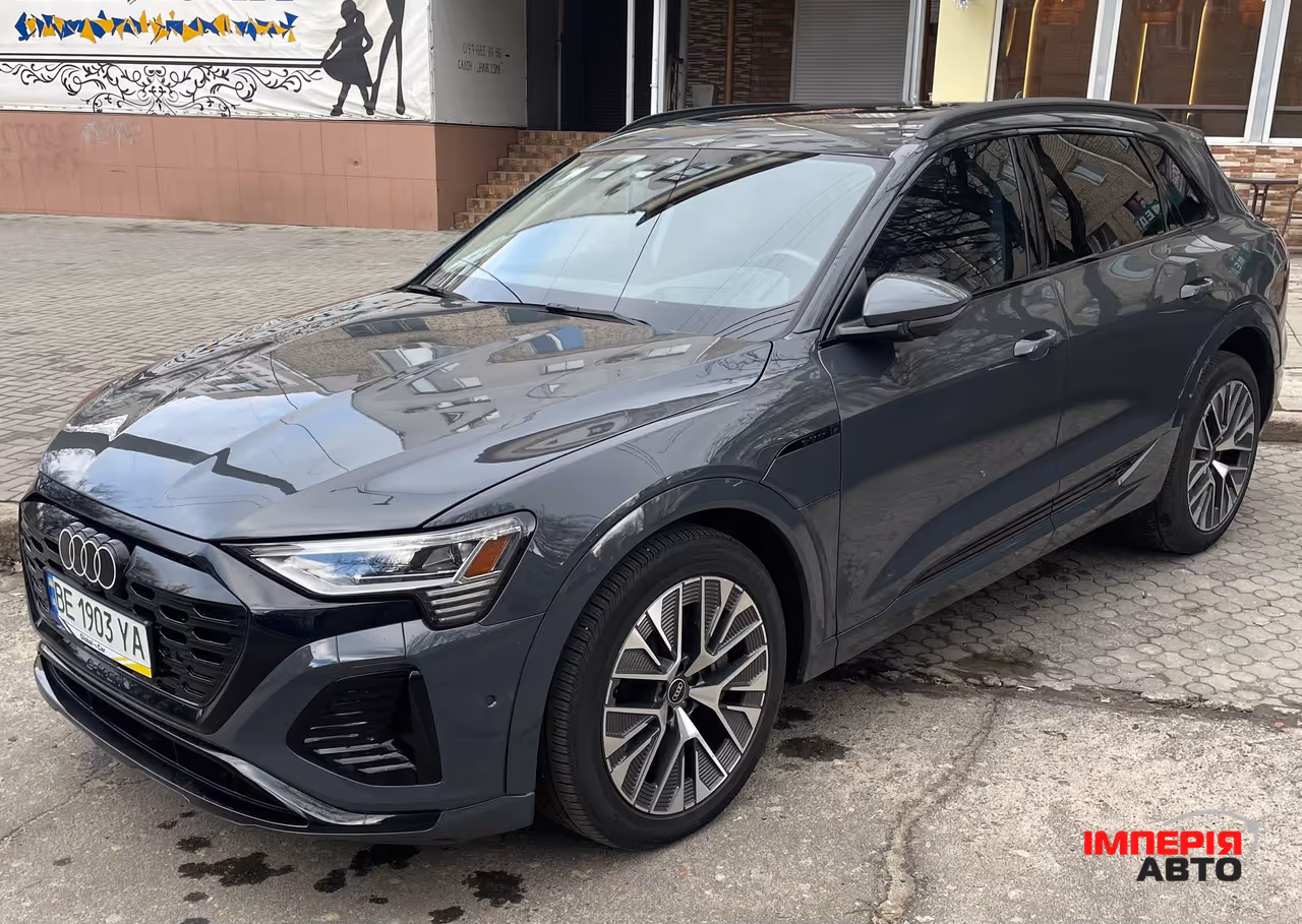 Audi Q8 e-tron - фото 1