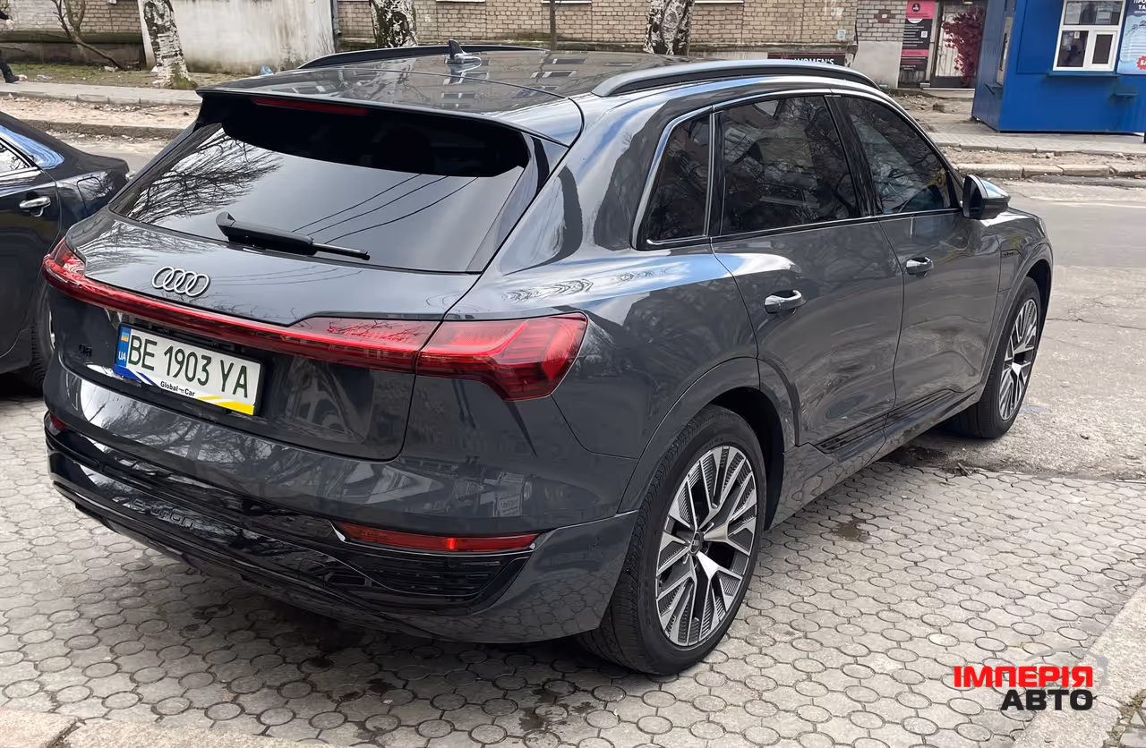 Audi Q8 e-tron - фото 4