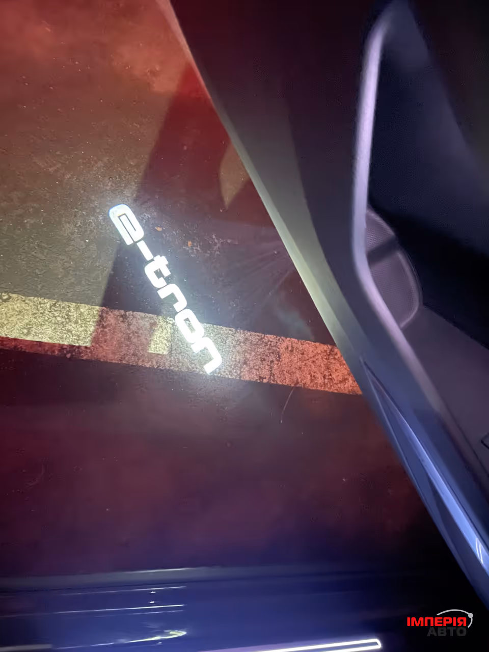 Audi Q8 e-tron - фото 12