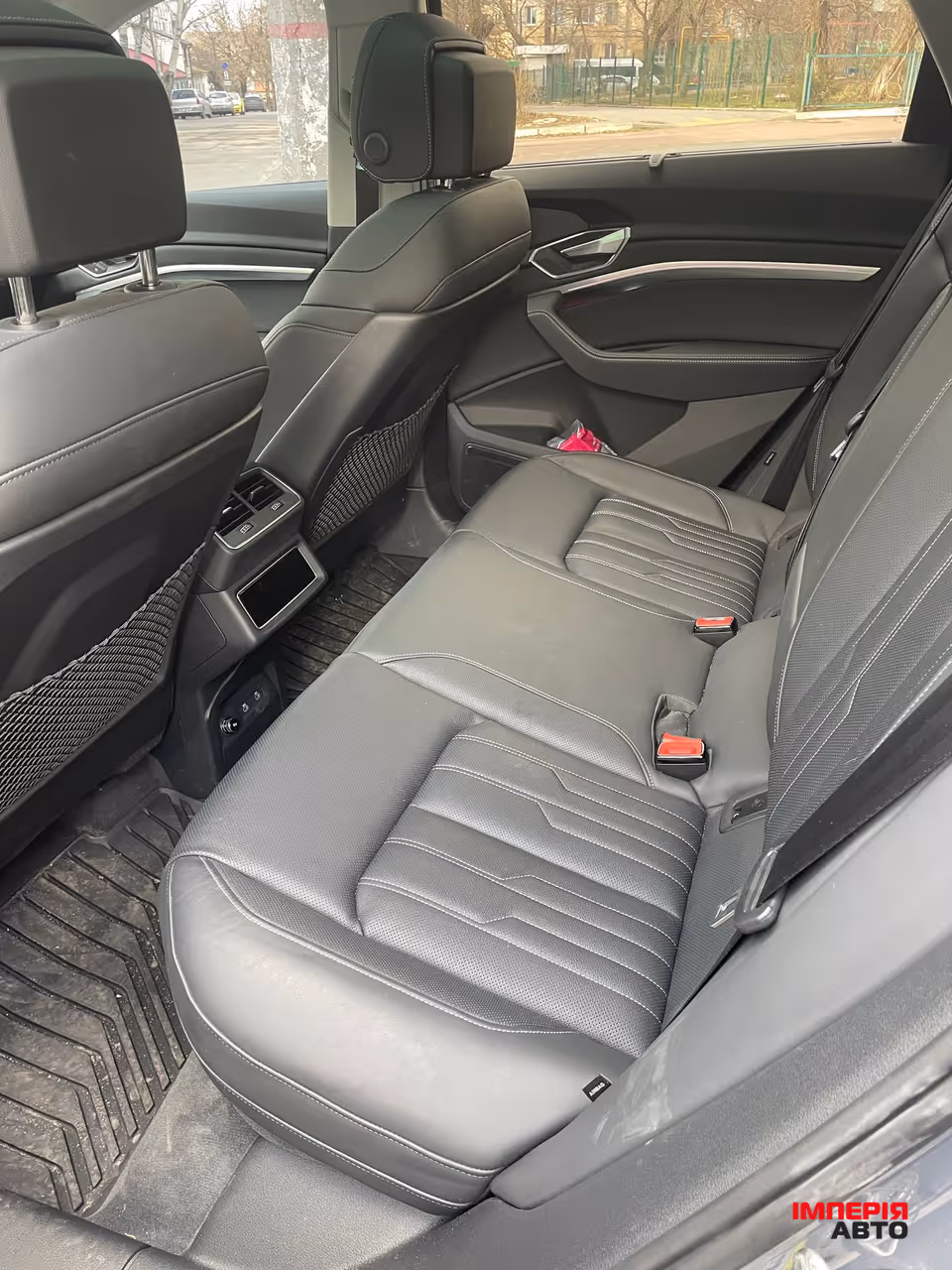 Audi Q8 e-tron - фото 9