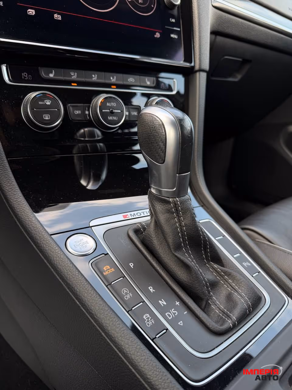 Volkswagen Golf R - фото 8