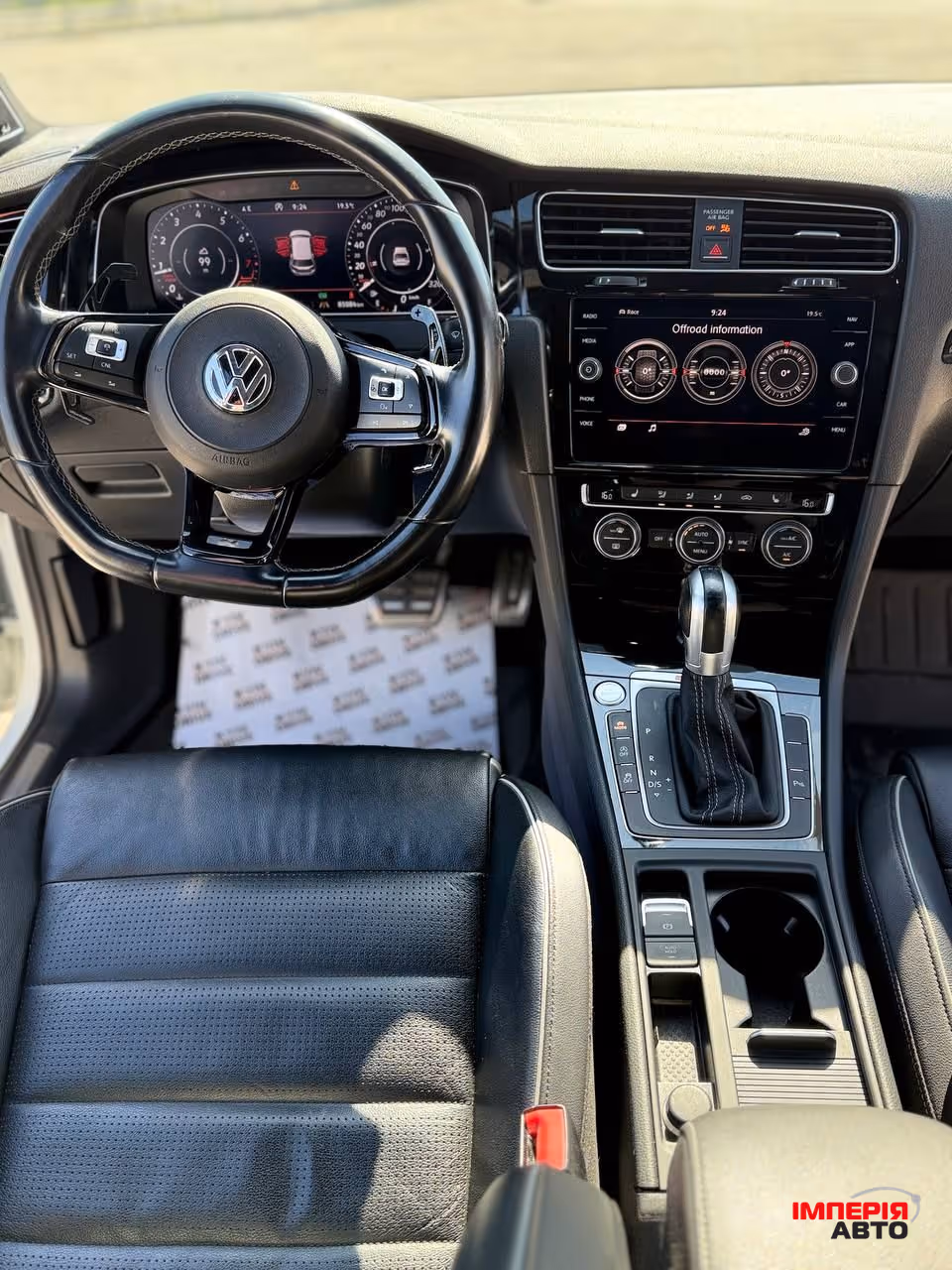Volkswagen Golf R - фото 4