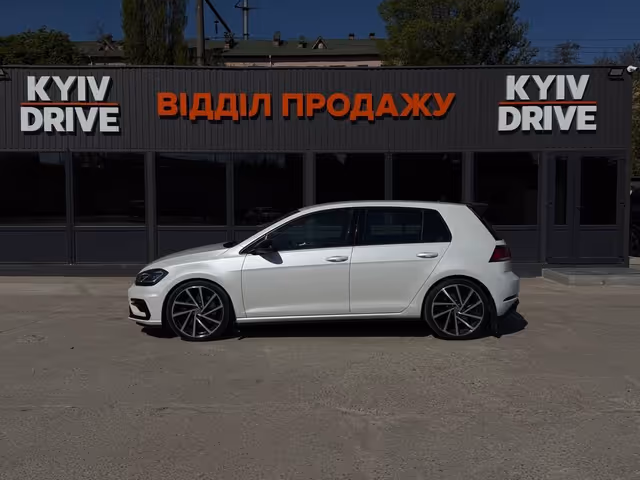 Volkswagen Golf R - фото 3