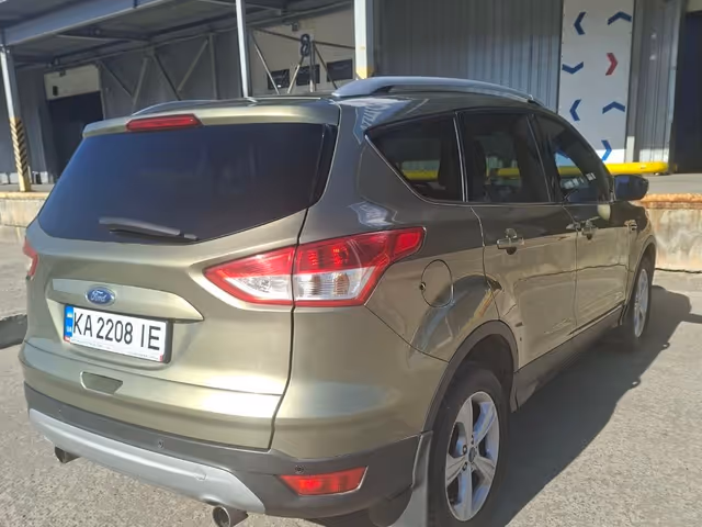 Ford Kuga - фото 2