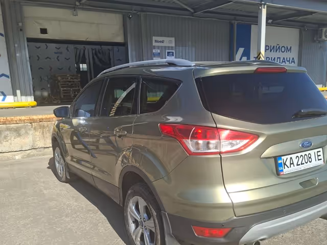 Ford Kuga - фото 4