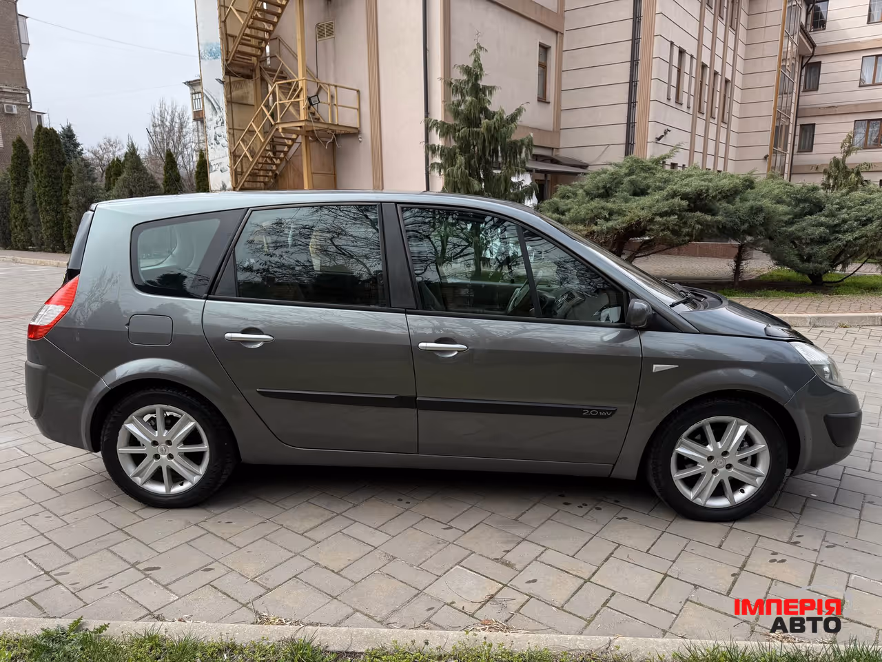 Renault Megane - фото 4