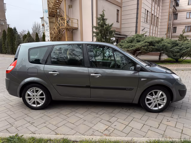 Renault Megane - фото 4