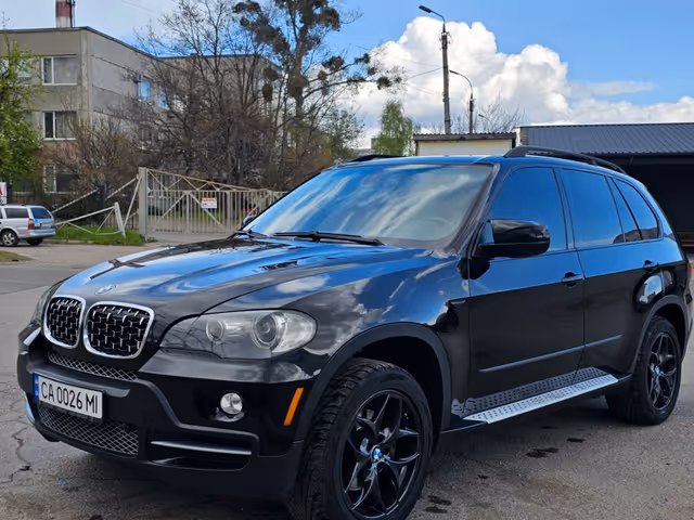 BMW X5 - фото 1