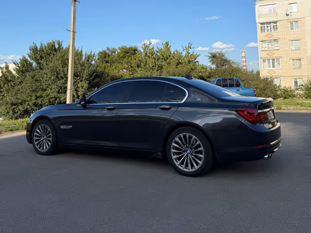 BMW 7 серії - фото 3
