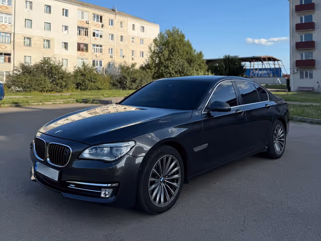 BMW 7 серії - фото 1