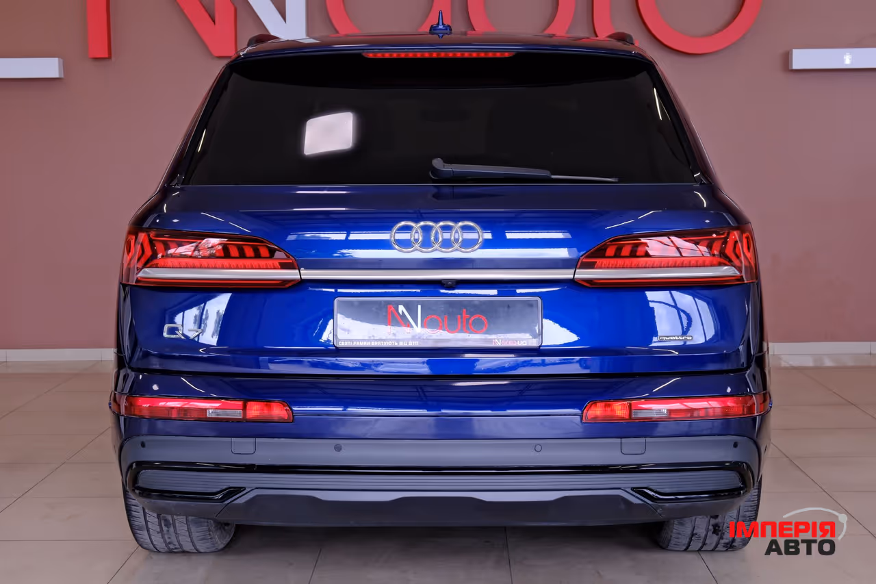 Audi Q7 - фото 6