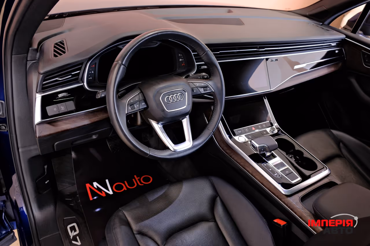 Audi Q7 - фото 7