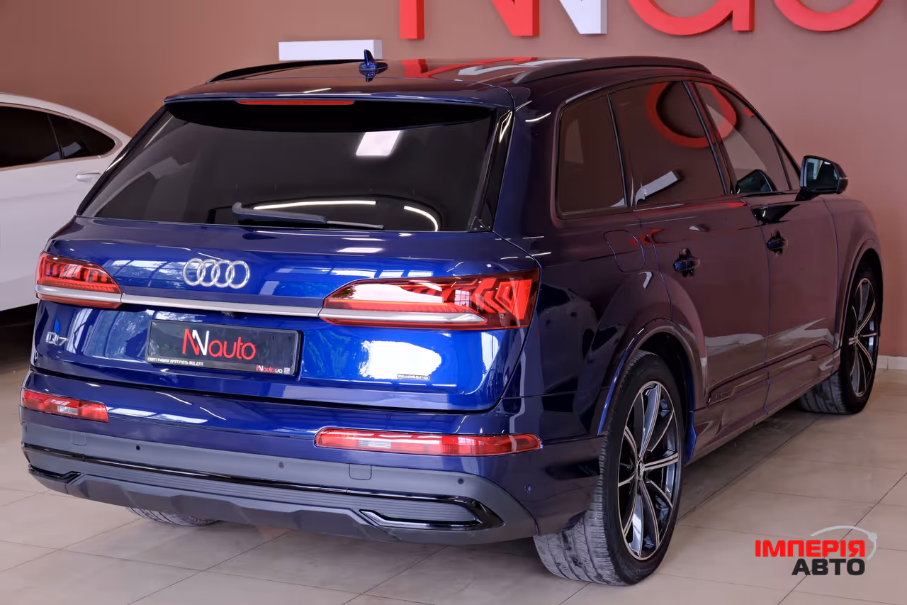 Audi Q7 - фото 5