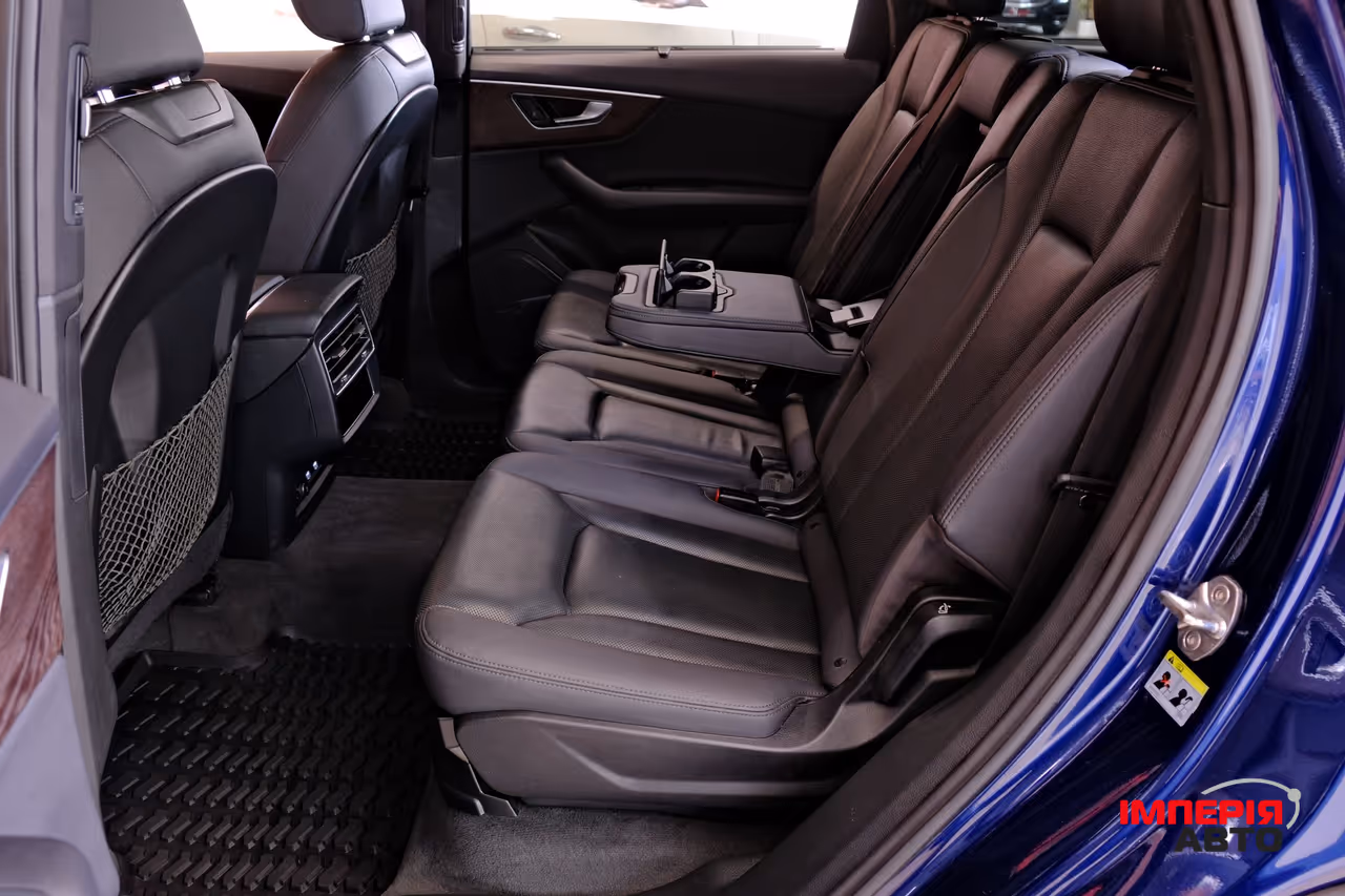 Audi Q7 - фото 8