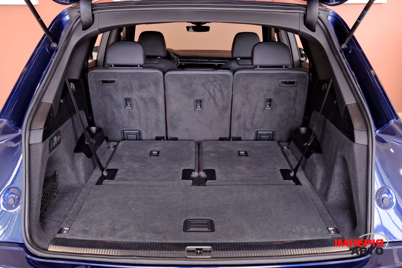 Audi Q7 - фото 9