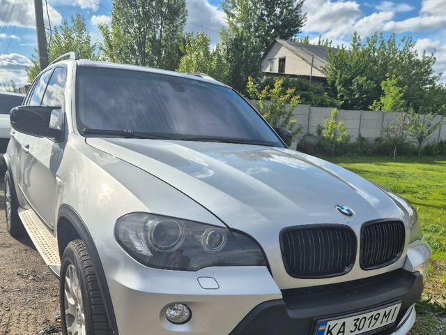 BMW X5 - фото 1