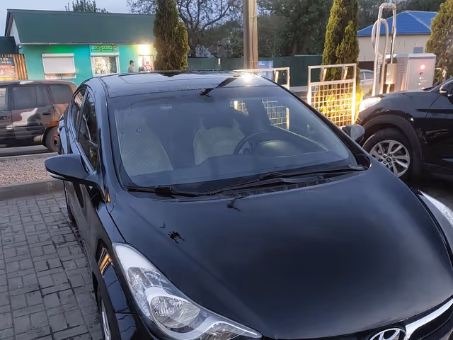 Hyundai Elantra - фото 2