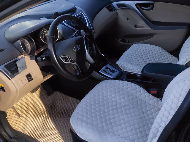 Hyundai Elantra - фото 5
