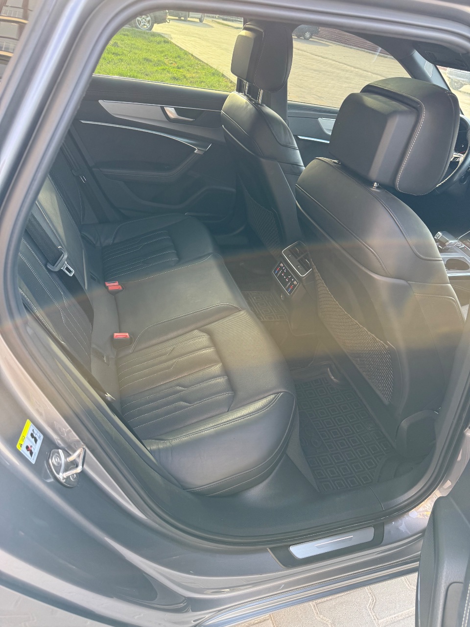 Audi A6 - фото 32