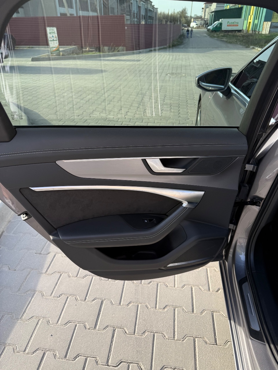 Audi A6 - фото 30