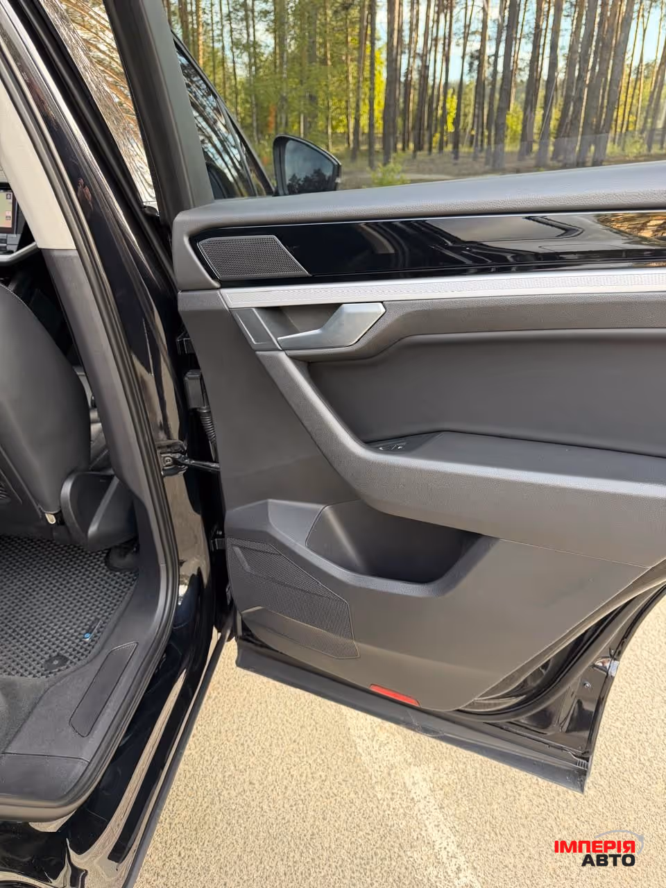 Volkswagen Touareg - фото 7