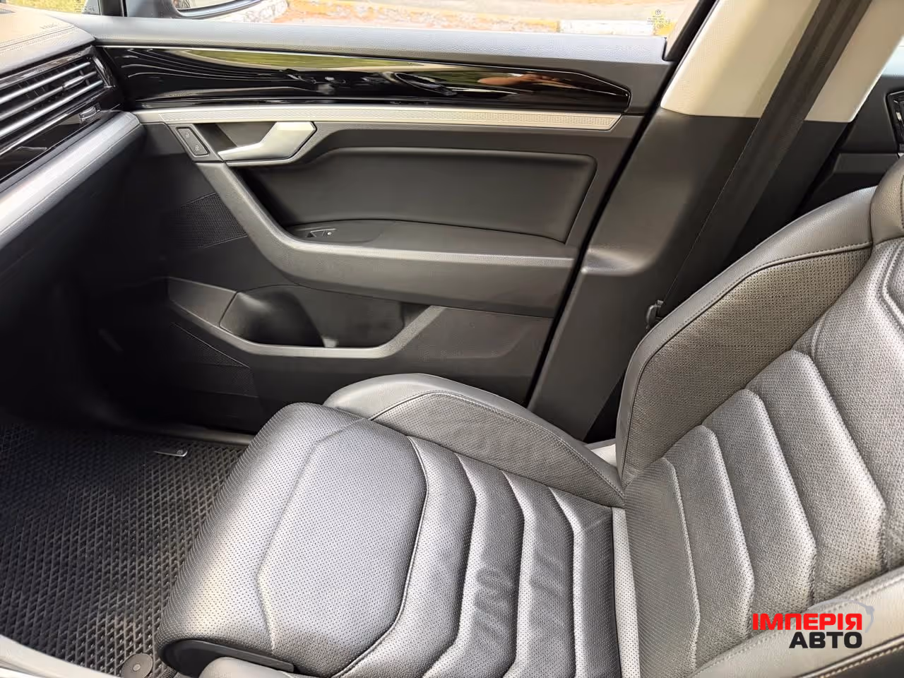 Volkswagen Touareg - фото 22