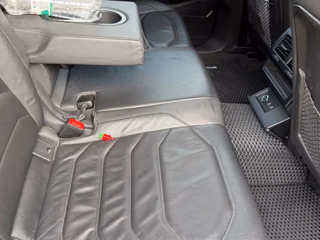 Volkswagen Touareg - фото 4