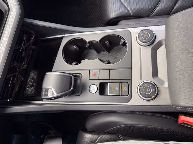 Volkswagen Touareg - фото 3