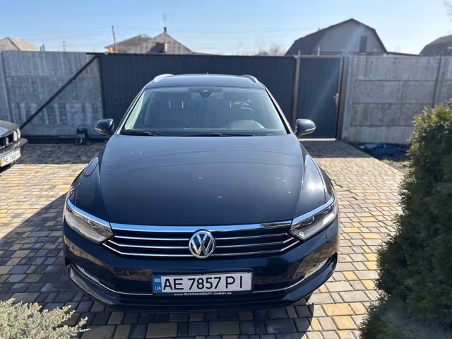 Volkswagen Passat - фото 1