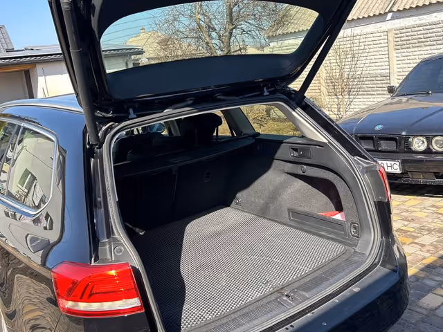 Volkswagen Passat - фото 3
