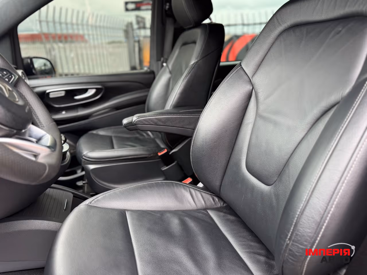 Mercedes-Benz V-Класс - фото 19