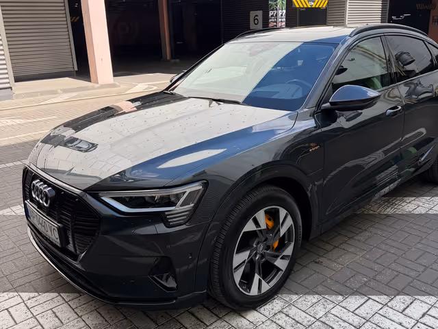 Audi e-tron Sportback - фото 2