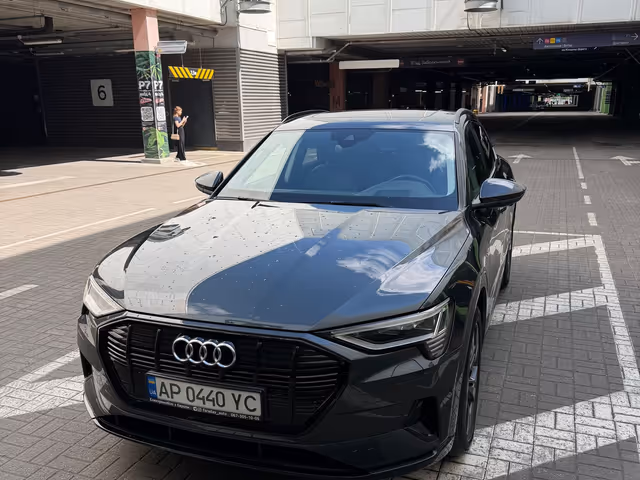 Audi e-tron Sportback - фото 1