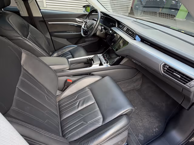 Audi e-tron Sportback - фото 5