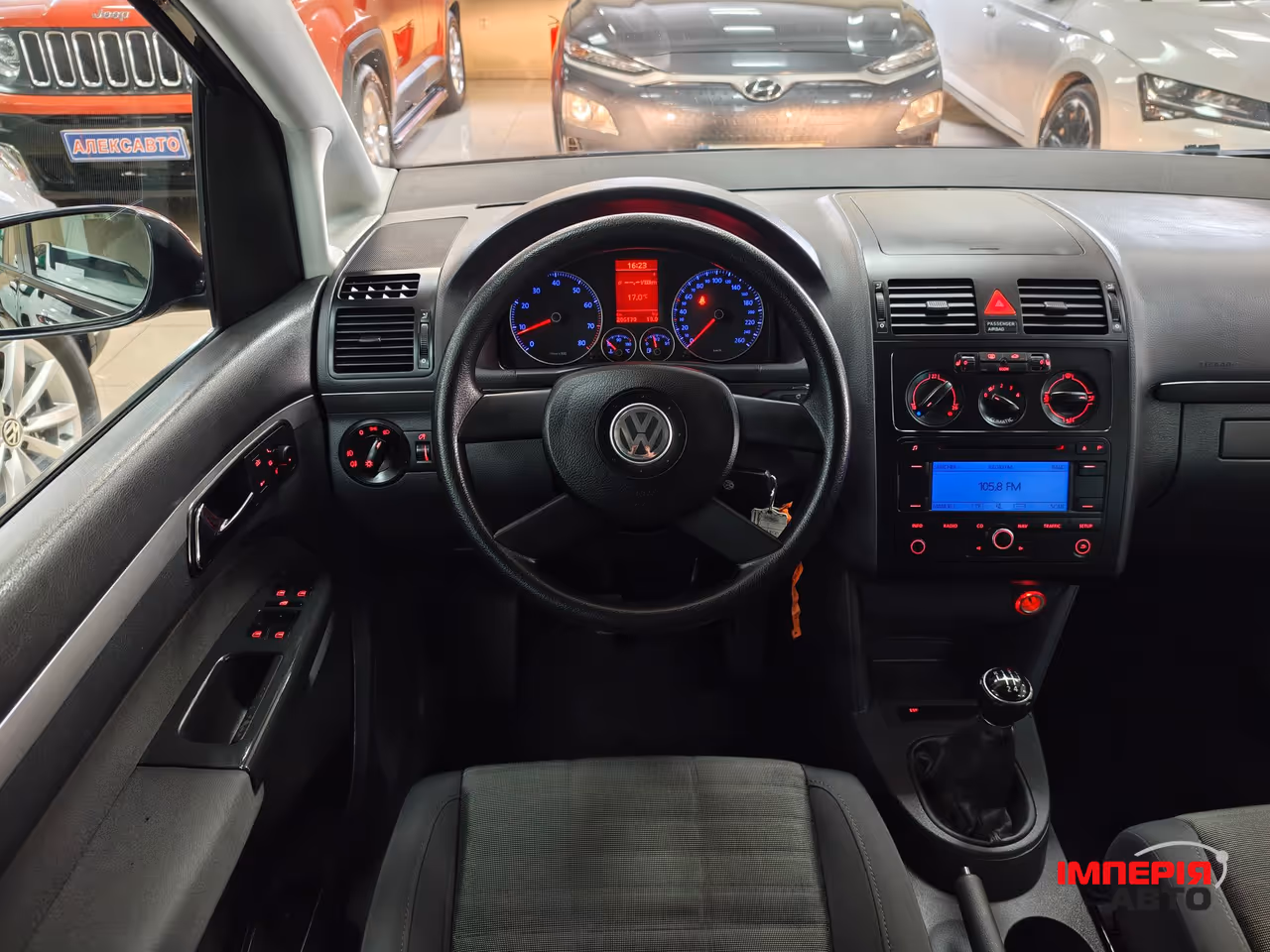 Volkswagen Touran - фото 13