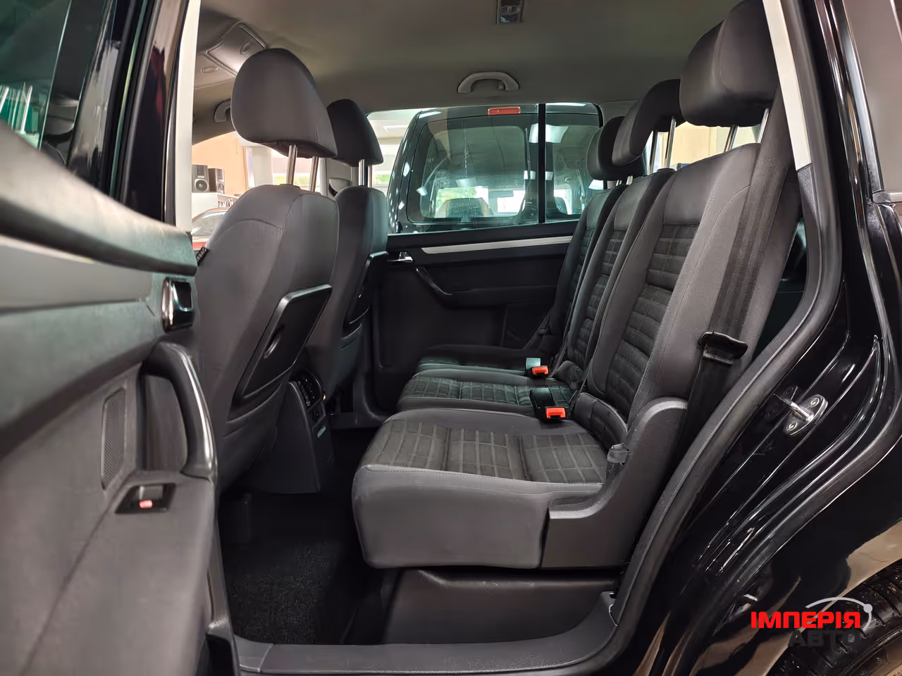Volkswagen Touran - фото 8