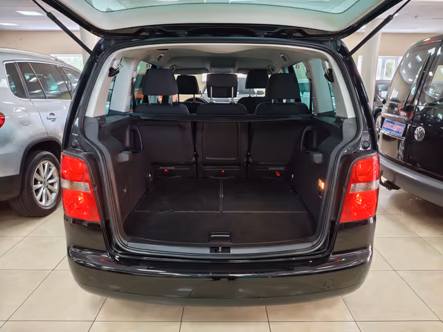 Volkswagen Touran - фото 5