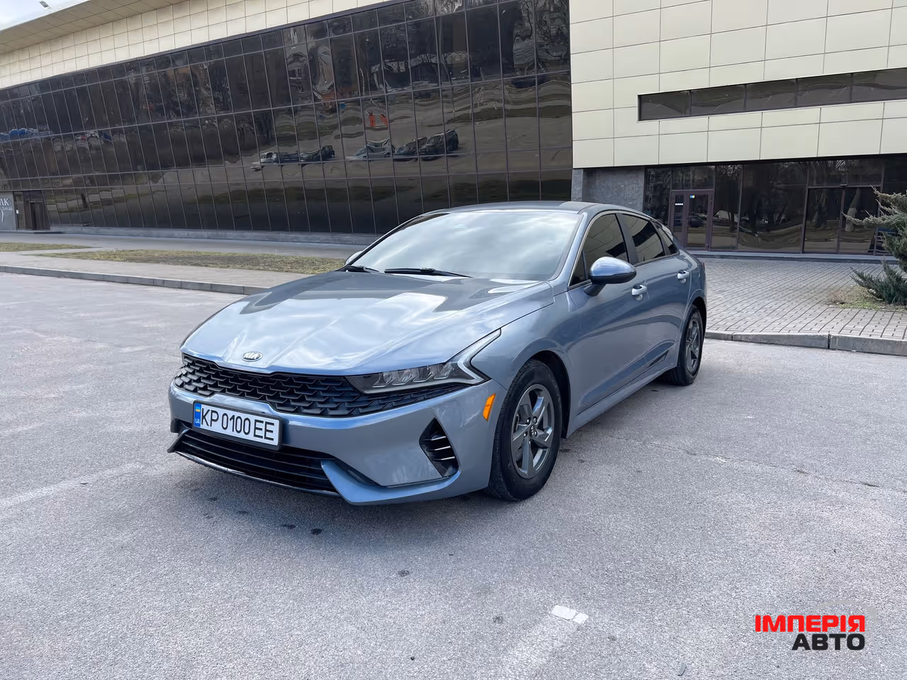 Kia K5 - фото 1