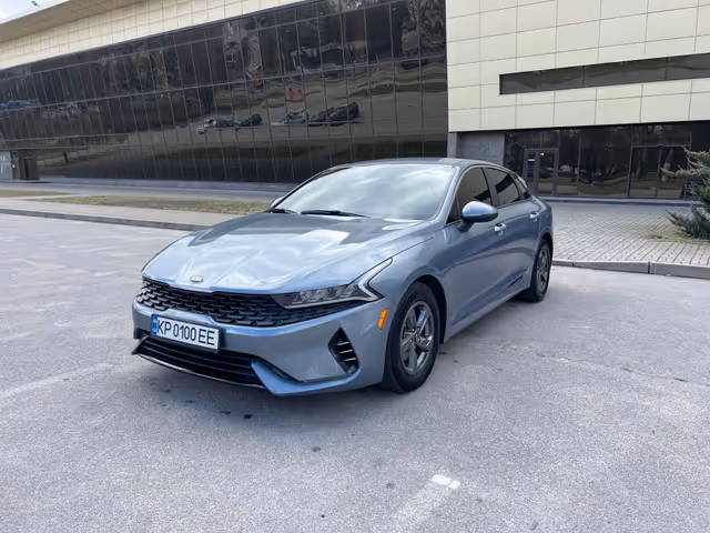 Kia K5 - фото 1