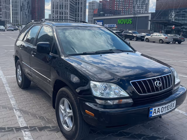 Lexus RX - фото 1