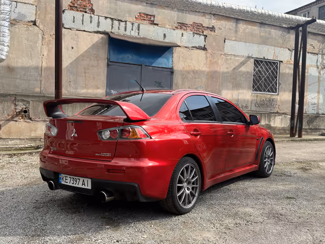 Mitsubishi Lancer Evolution - фото 3
