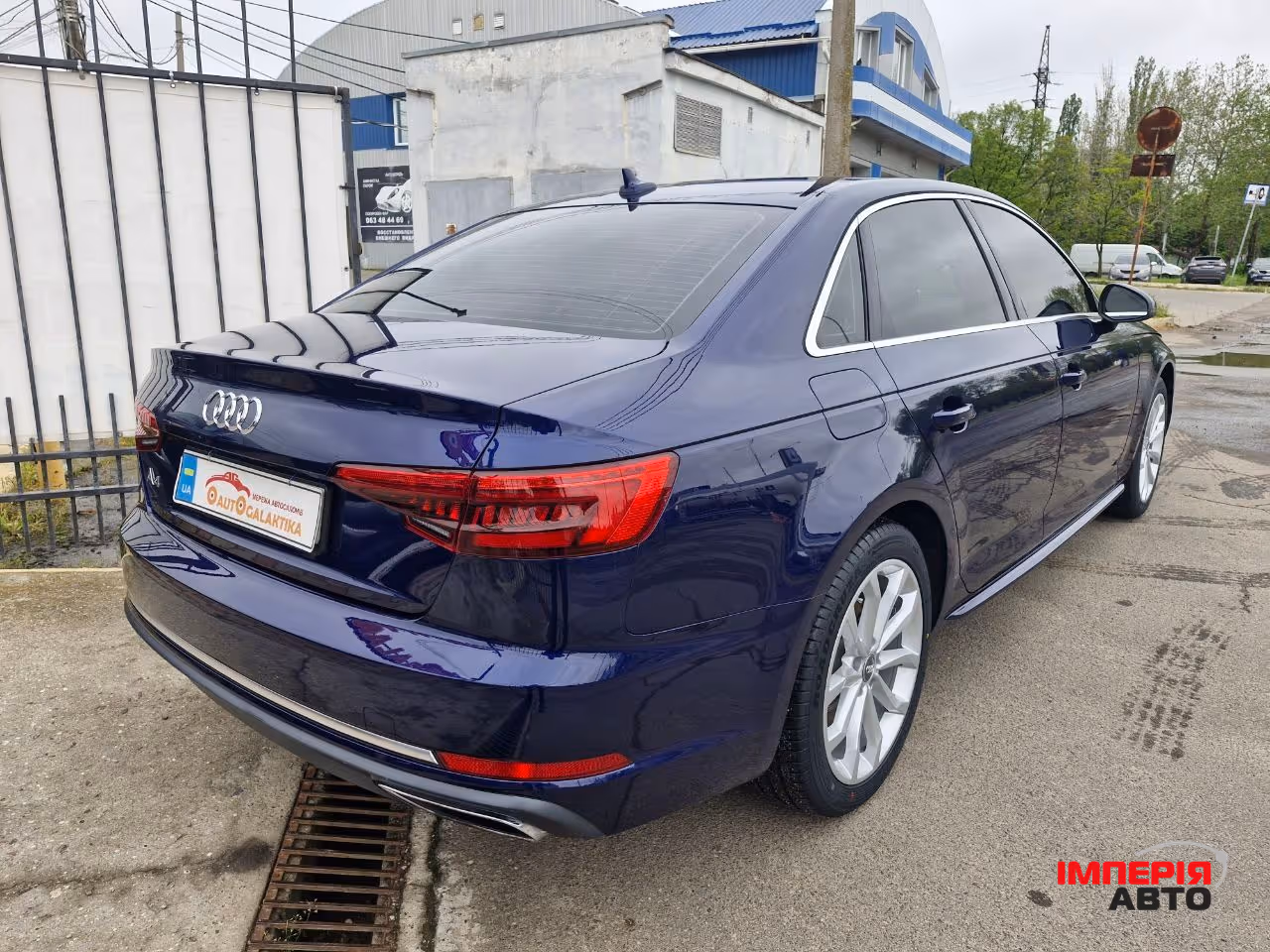 Audi A4 - фото 5