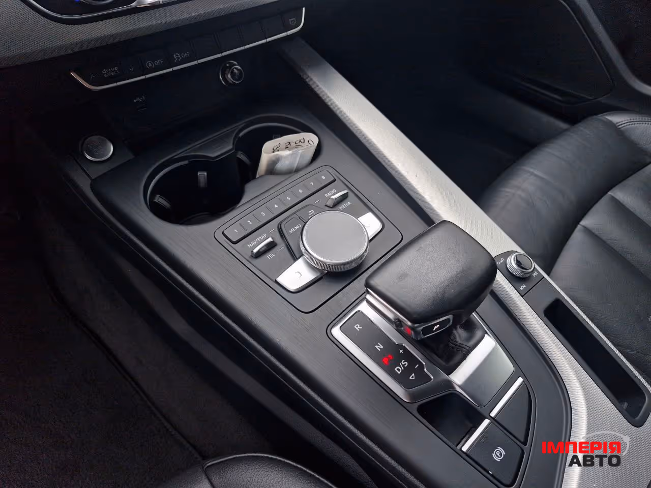 Audi A4 - фото 15