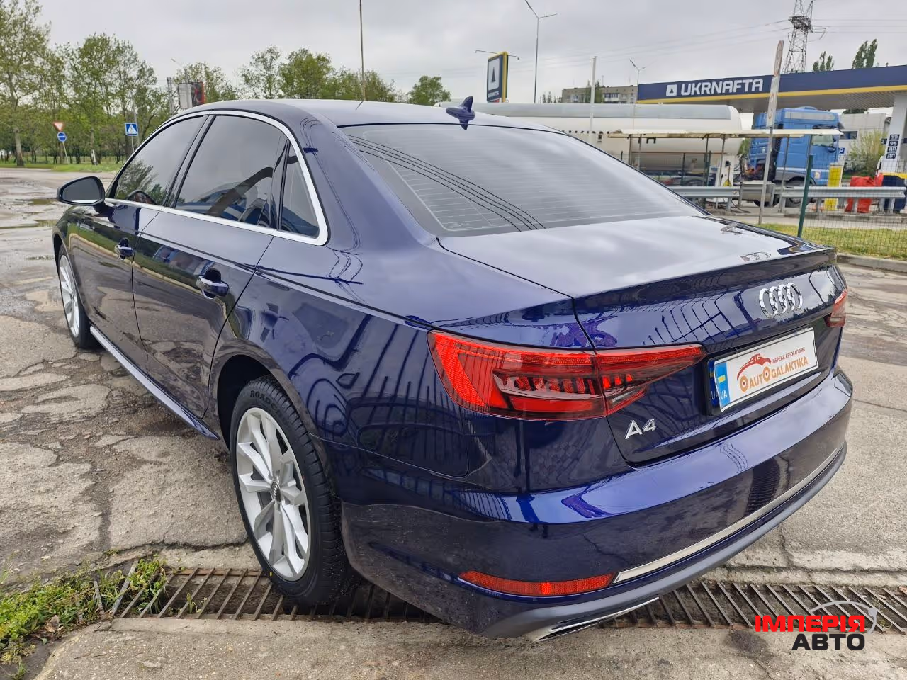 Audi A4 - фото 7