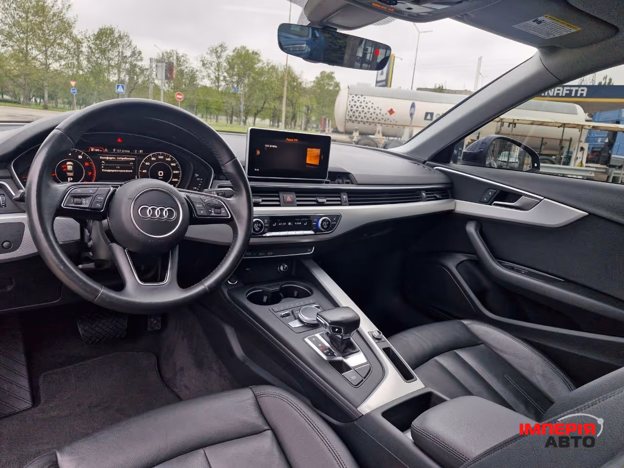 Audi A4 - фото 21