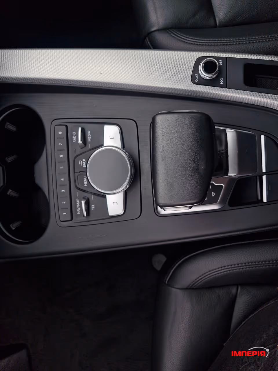 Audi A4 - фото 19