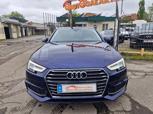 Audi A4 - фото 2