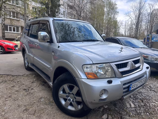 Mitsubishi Pajero - фото 2