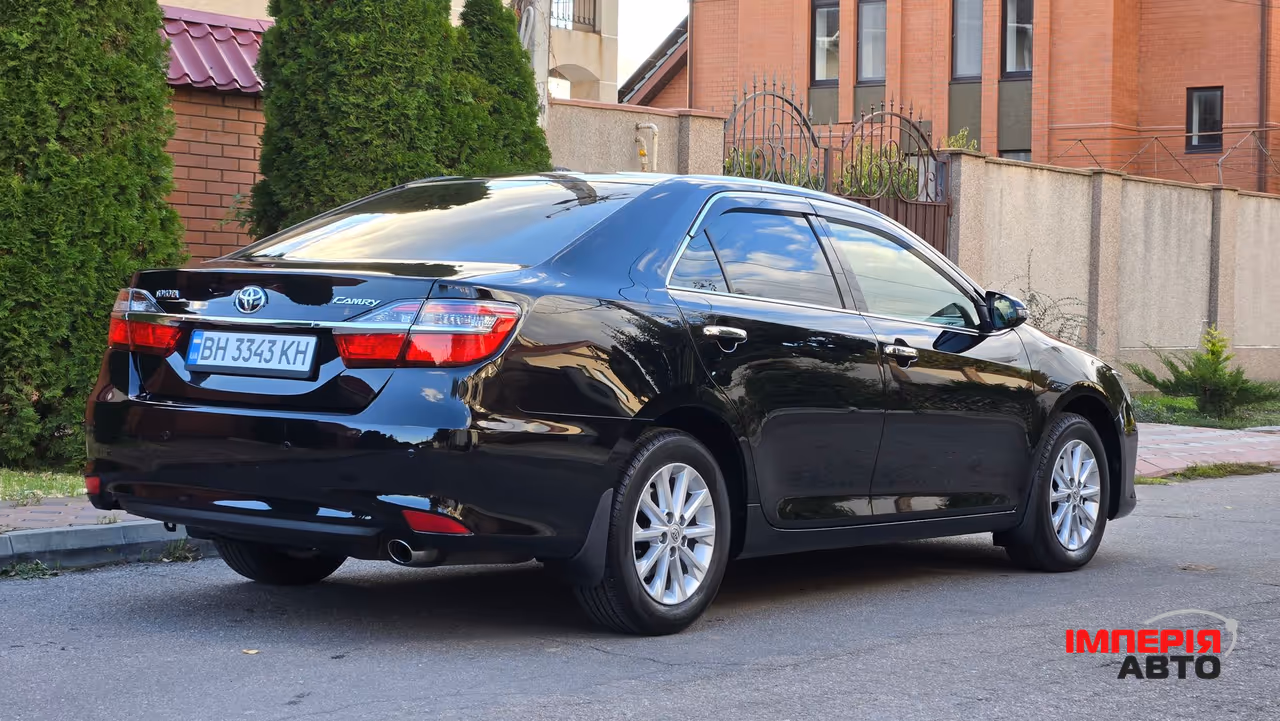 Toyota Camry - фото 4