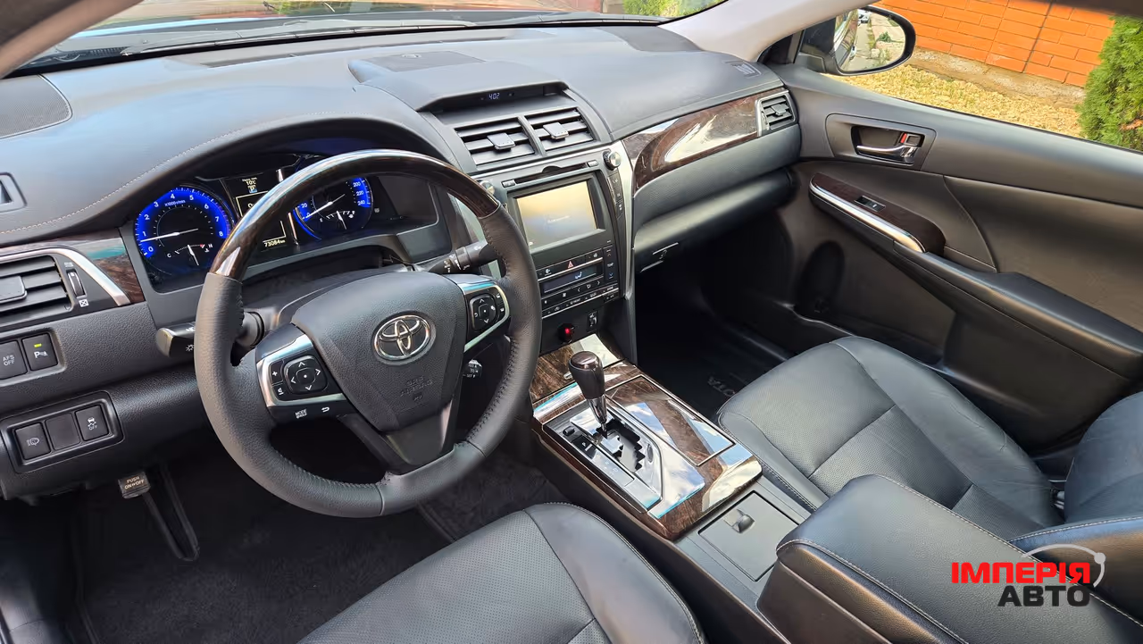 Toyota Camry - фото 11